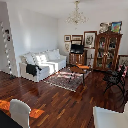 Piazza Grande Apartment *